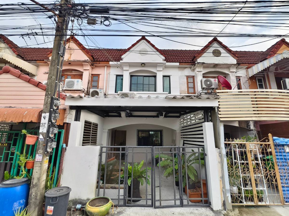ขายทาวน์โฮมโชคชัย4 ลาดพร้าว71 : (รหัสAM1610) ขายบ้าน ทาวน์เฮาส์ ซ.ลาดพร้าว 87 ตกแต่งใหม่ ทำเลดี เดินทางสะดวก