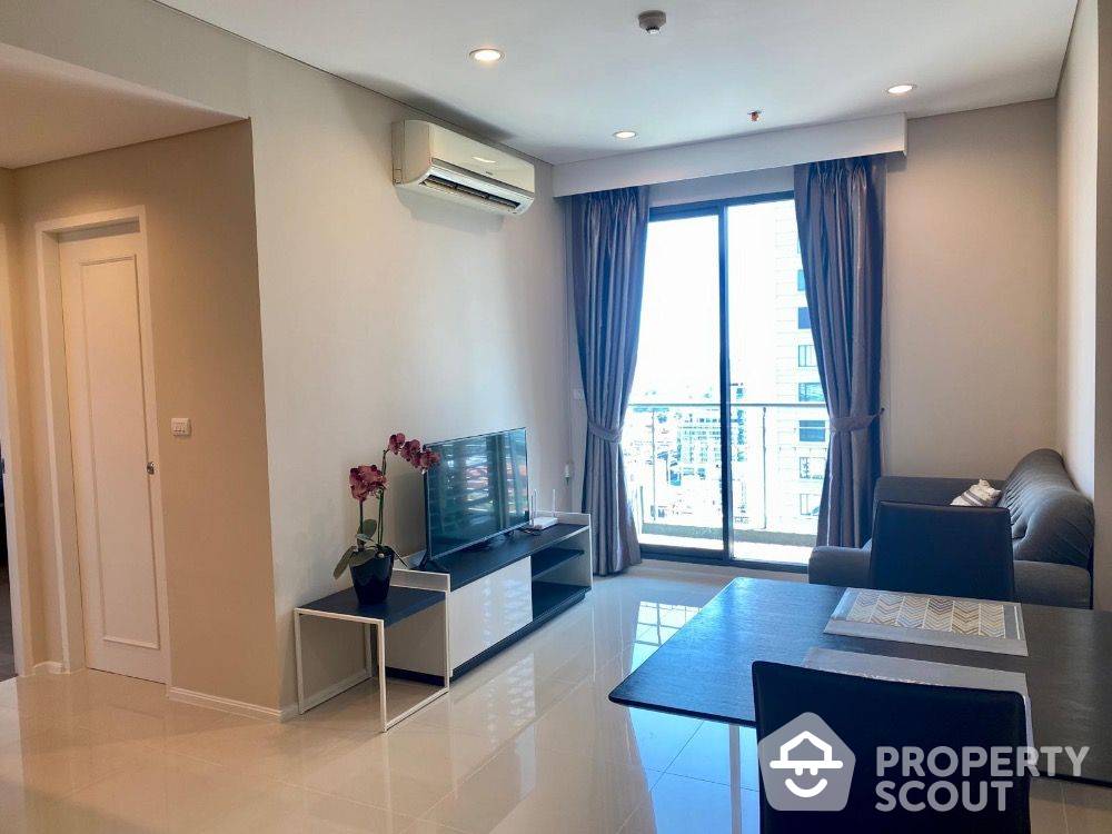 For SaleCondoRama9, Petchburi, RCA : 1-BR Condo at Villa Asoke near MRT Phetchaburi