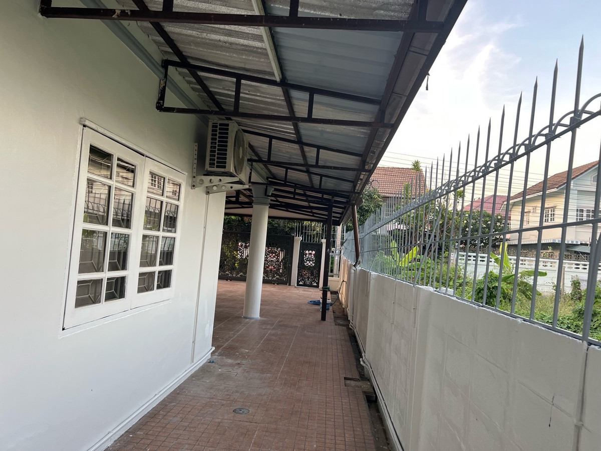 For RentHouseNonthaburi, Bang Yai, Bangbuathong : Rent a 2 -story house, 6 bedrooms, 3 water, 89 sq. Wah. Supports Kritsad Nakhon Village 10 Suitable for taking care of sick people