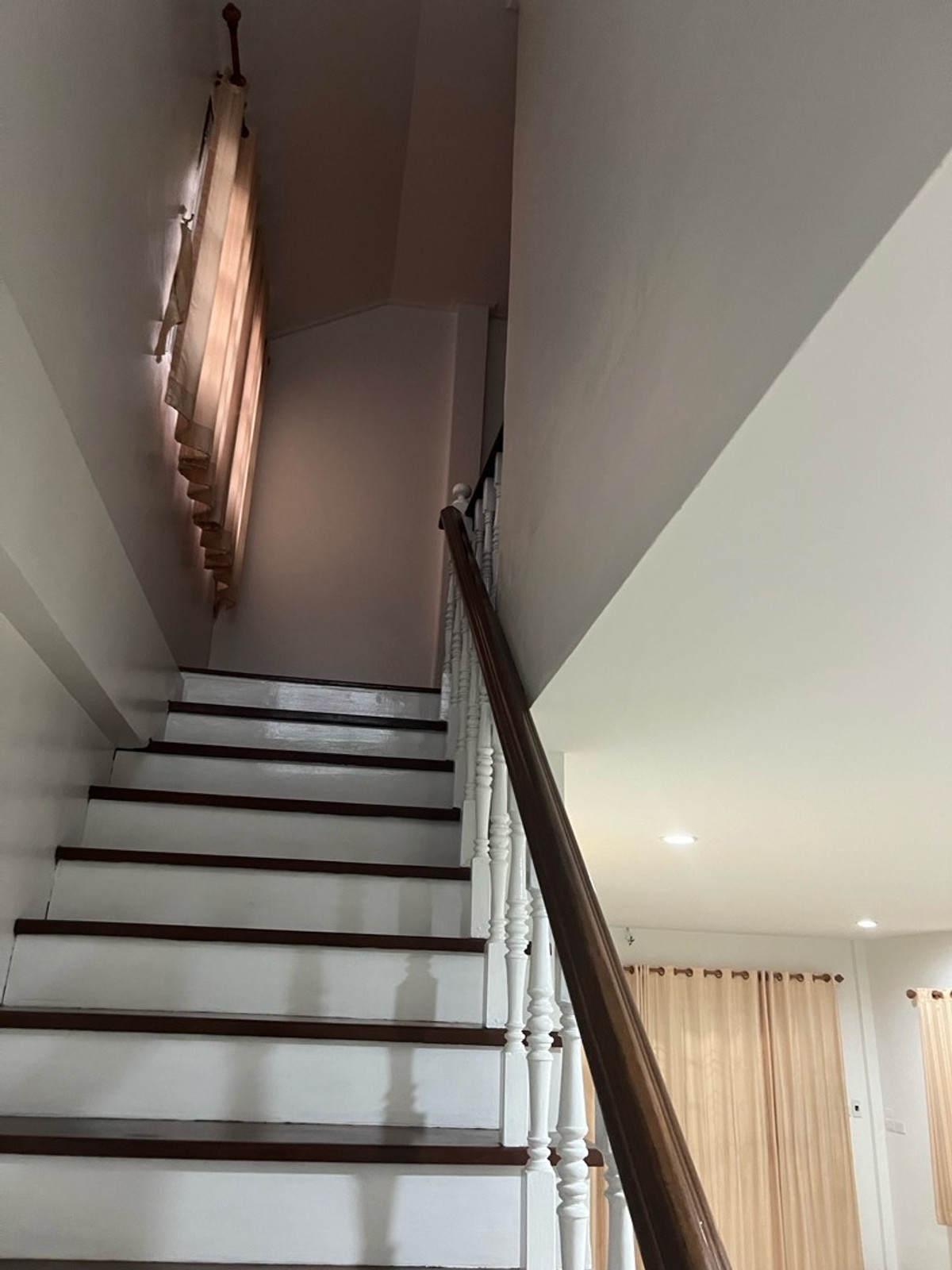 For RentHouseNonthaburi, Bang Yai, Bangbuathong : Rent a 2 -story house, 6 bedrooms, 3 water, 89 sq. Wah. Supports Kritsad Nakhon Village 10 Suitable for taking care of sick people