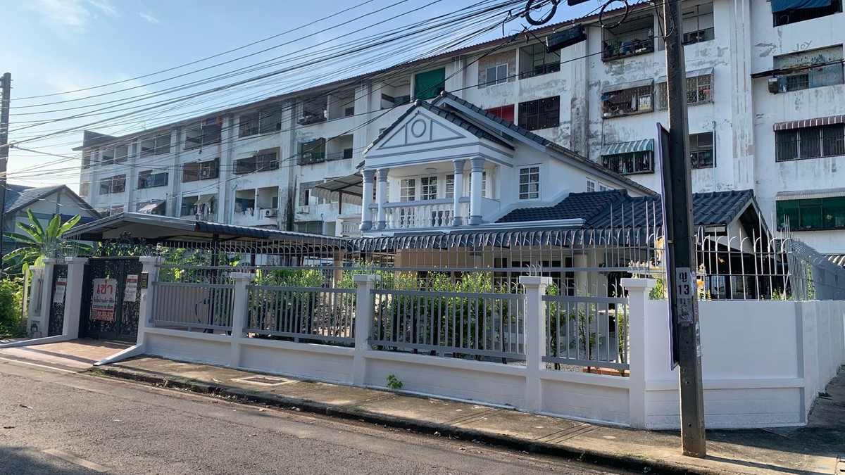 For RentHouseNonthaburi, Bang Yai, Bangbuathong : Rent a 2 -story house, 6 bedrooms, 3 water, 89 sq. Wah. Supports Kritsad Nakhon Village 10 Suitable for taking care of sick people