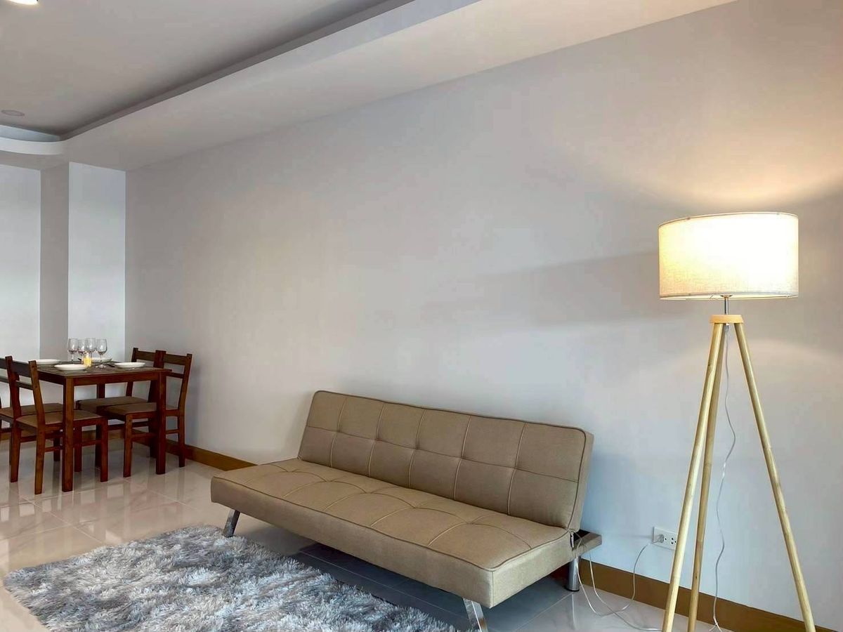 For SaleTownhomePathum Thani,Rangsit, Thammasat : For sale: 2-storey townhouse, The Trust Village, Kanchana Ring Road Townhouse, Lam Luk Ka, size 2, parking space inside the house, size 3 bedrooms and 2 bathrooms, width of the front of the house 6.50 meters, price only 2.19 million