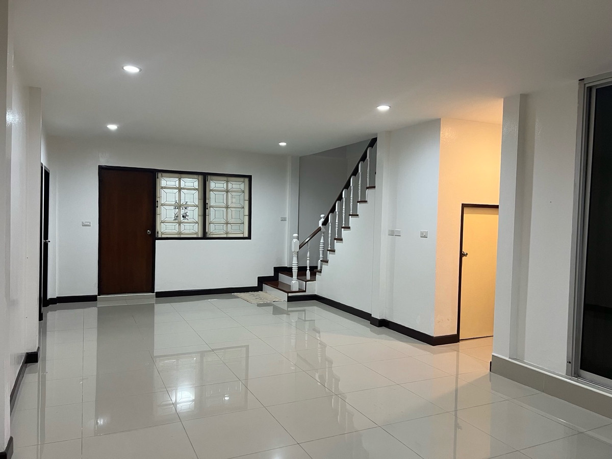 For RentHouseNonthaburi, Bang Yai, Bangbuathong : Rent a 2 -story house, 6 bedrooms, 3 water, 89 sq. Wah. Supports Kritsad Nakhon Village 10 Suitable for taking care of sick people