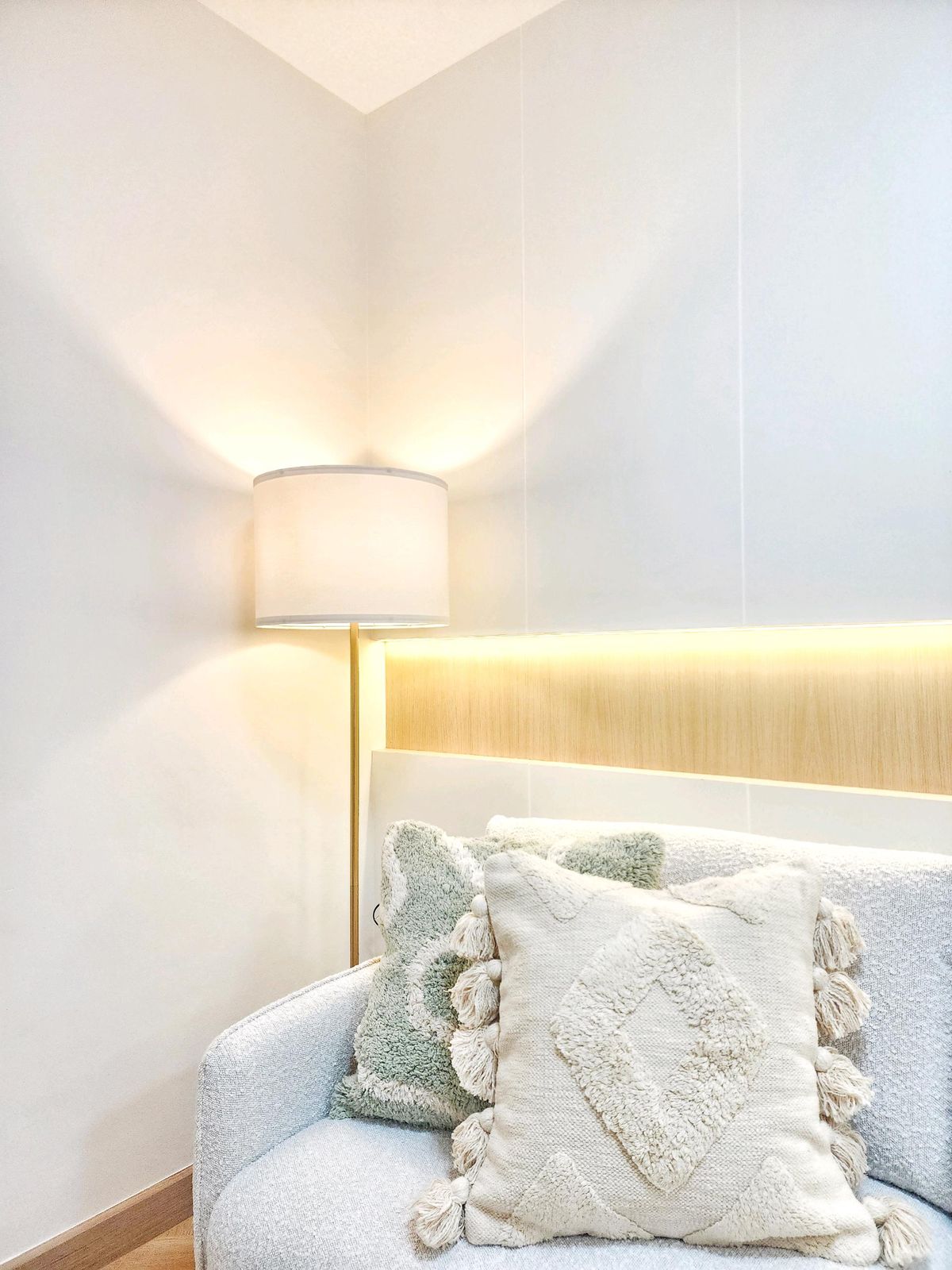 ขายคอนโดพัฒนาการ ศรีนครินทร์ : คอนโดโซนศรีนครินทร์ ห้องกว้าง ความรู้สึกเหมือนได้อยู่บ้าน ฟังชั่นตอบโจทย์ทุกการใช้งาน เเต่งสวยครบ พร้อมเข้าอยู่ สวนลอยฟ้าต้องโครงการนี้เท่านั้น ผ่อนเบาๆเริ่มต้น 12,000 บาท