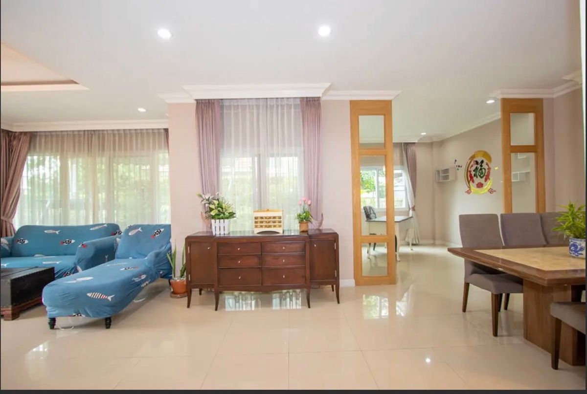 บ้านเชียงใหม่ : ขาย/ให้เช่า หมู่บ้านดิเอสตีม  สร้างใหม่สไตล์โมเดิร์น ตกแต่งพร้อมเข้าอยู่ มีเครื่องใช้ไฟฟ้าครบ พร้อมหิ้วกระเป๋า เข้าอยู่ได้เลยค่ะ ใกล้ตลาดเจริญ ใก้ลห้างพรอมเมด้า