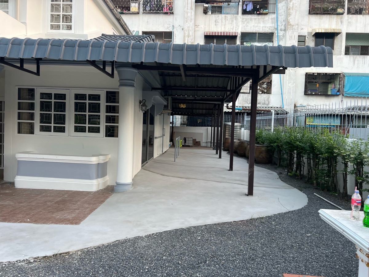 For RentHouseNonthaburi, Bang Yai, Bangbuathong : Rent a 2 -story house, 6 bedrooms, 3 water, 89 sq. Wah. Supports Kritsad Nakhon Village 10 Suitable for taking care of sick people