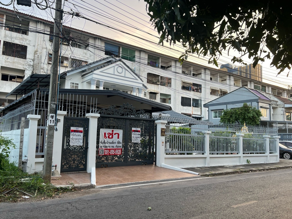 For RentHouseNonthaburi, Bang Yai, Bangbuathong : Rent a 2 -story house, 6 bedrooms, 3 water, 89 sq. Wah. Supports Kritsad Nakhon Village 10 Suitable for taking care of sick people