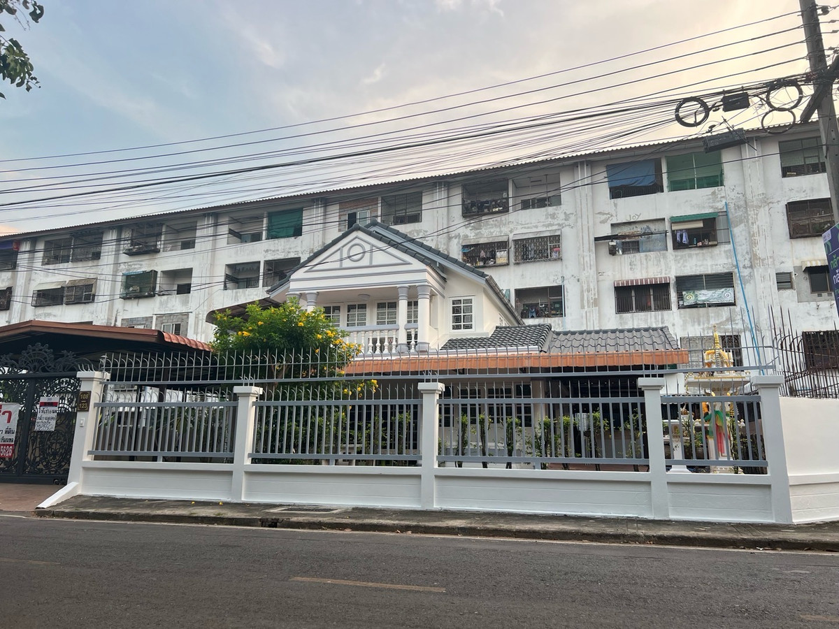 ให้เช่าบ้านนนทบุรี บางใหญ่ บางบัวทอง : ใช้สีเกรด15ปี สวยนาน ทำความสะอาดง่าย ปลอดภัย ทำระบบไฟใหม่ รองรับศูนย์ดูแลคนป่วย20เตียง บ้านเดี่ยว2ชั้นหลังมุม89ตรว. มบ.กฤษดานคร10 6นอน3น้ำ3จอด 