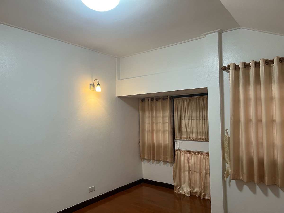 For RentHouseNonthaburi, Bang Yai, Bangbuathong : Rent a 2 -story house, 6 bedrooms, 3 water, 89 sq. Wah. Supports Kritsad Nakhon Village 10 Suitable for taking care of sick people