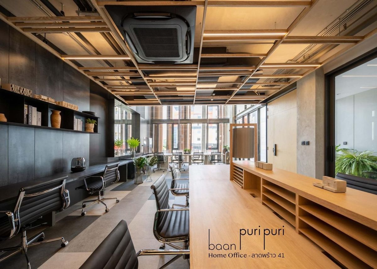 For SaleHome OfficeLadprao, Central Ladprao : Luxurious home office for sale, Baan Phuri Puri Ladprao 41, a 3.5 home office, complete with furniture and electrical appliances. Near the Ratchada intersection and the electric train station. Convenient to travel in and out of the city