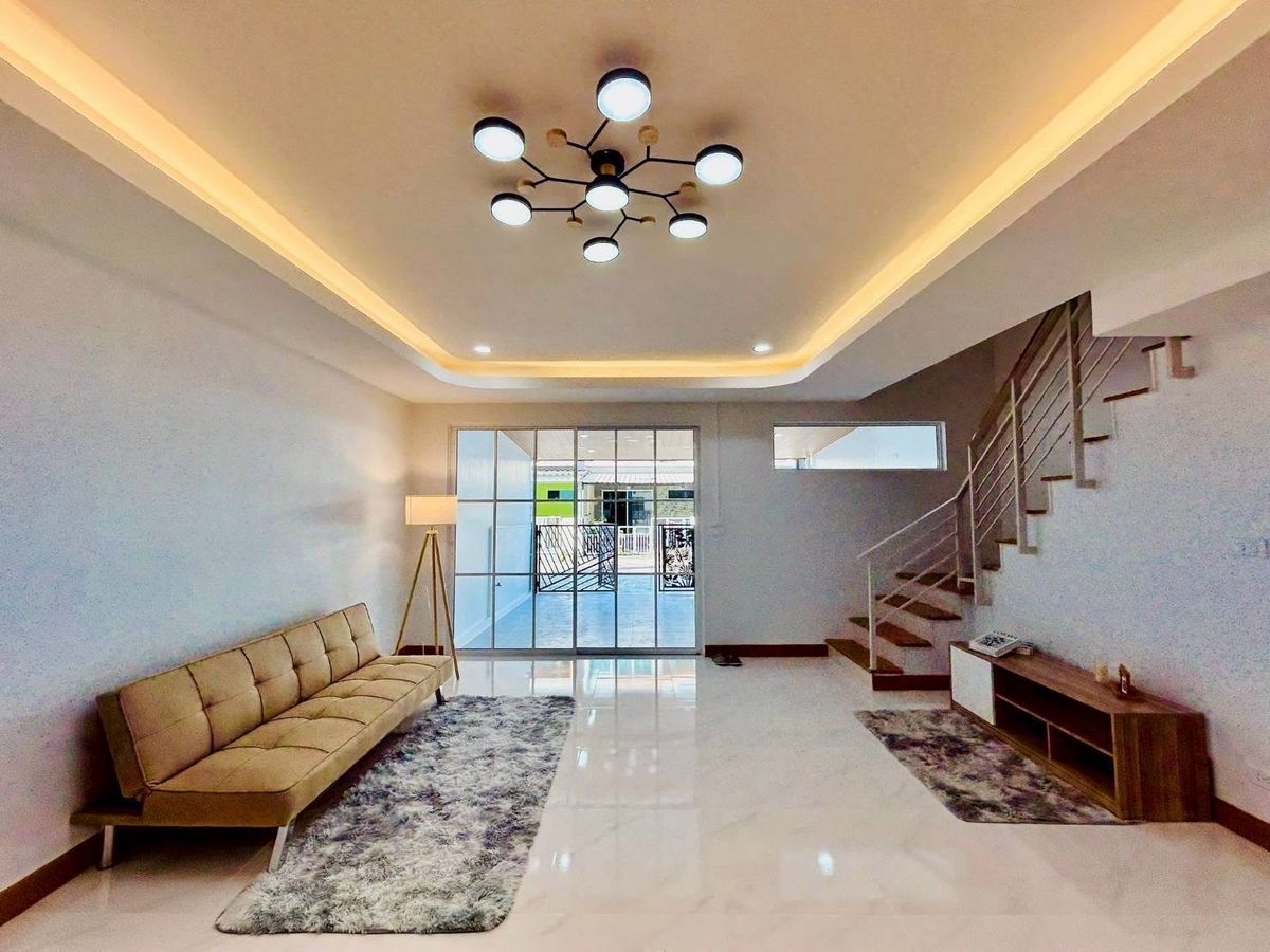 For SaleTownhomePathum Thani,Rangsit, Thammasat : For sale: 2-storey townhouse, The Trust Village, Kanchana Ring Road Townhouse, Lam Luk Ka, size 2, parking space inside the house, size 3 bedrooms and 2 bathrooms, width of the front of the house 6.50 meters, price only 2.19 million