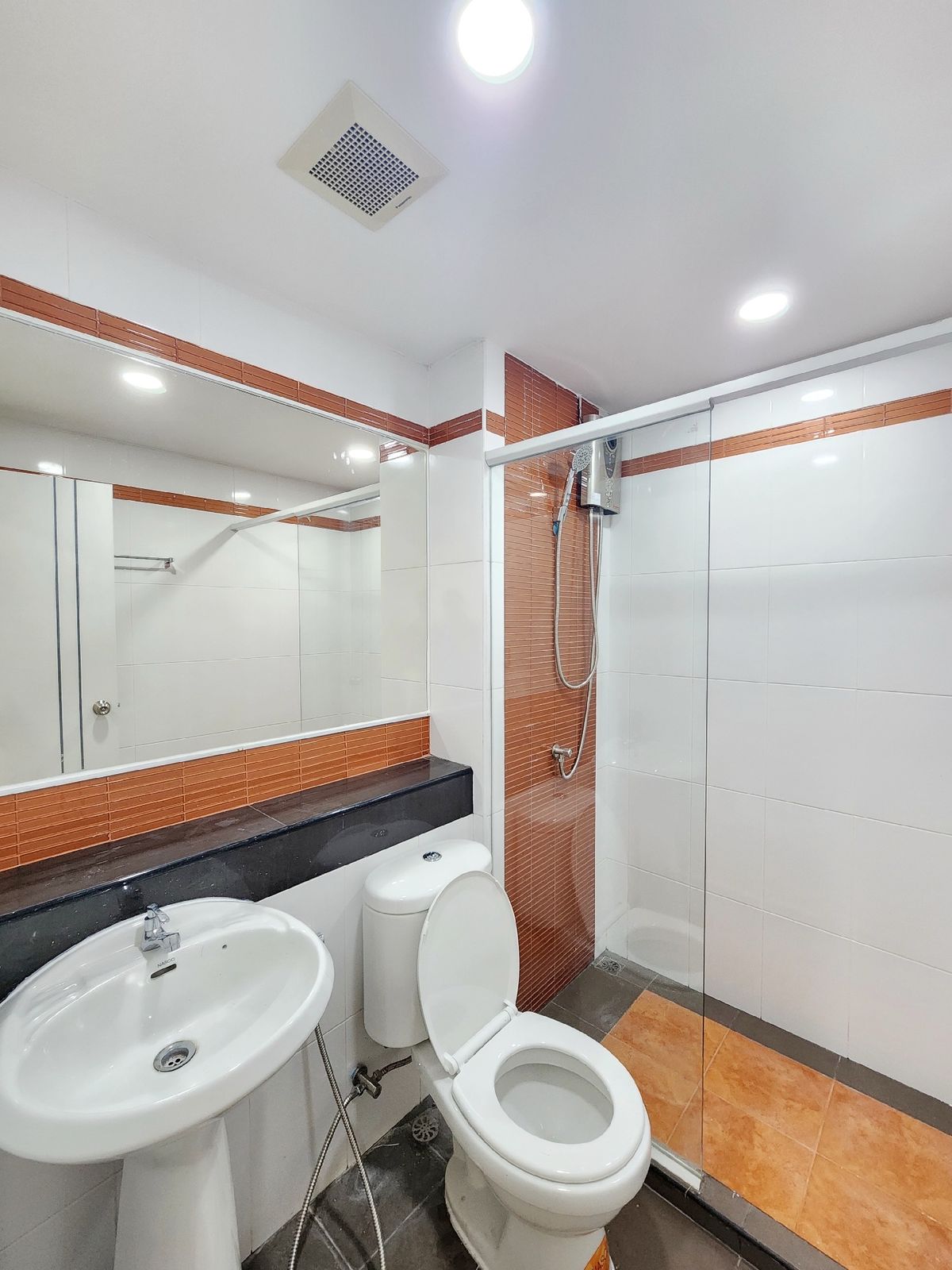 For SaleCondoBang Sue, Wong Sawang, Tao Pun : The condo is only 5,000 baht with the Regent Home 6/1 project. The room is complete. Free complete loan submission service