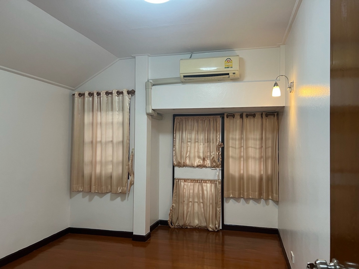 For RentHouseNonthaburi, Bang Yai, Bangbuathong : Rent a 2 -story house, 6 bedrooms, 3 water, 89 sq. Wah. Supports Kritsad Nakhon Village 10 Suitable for taking care of sick people