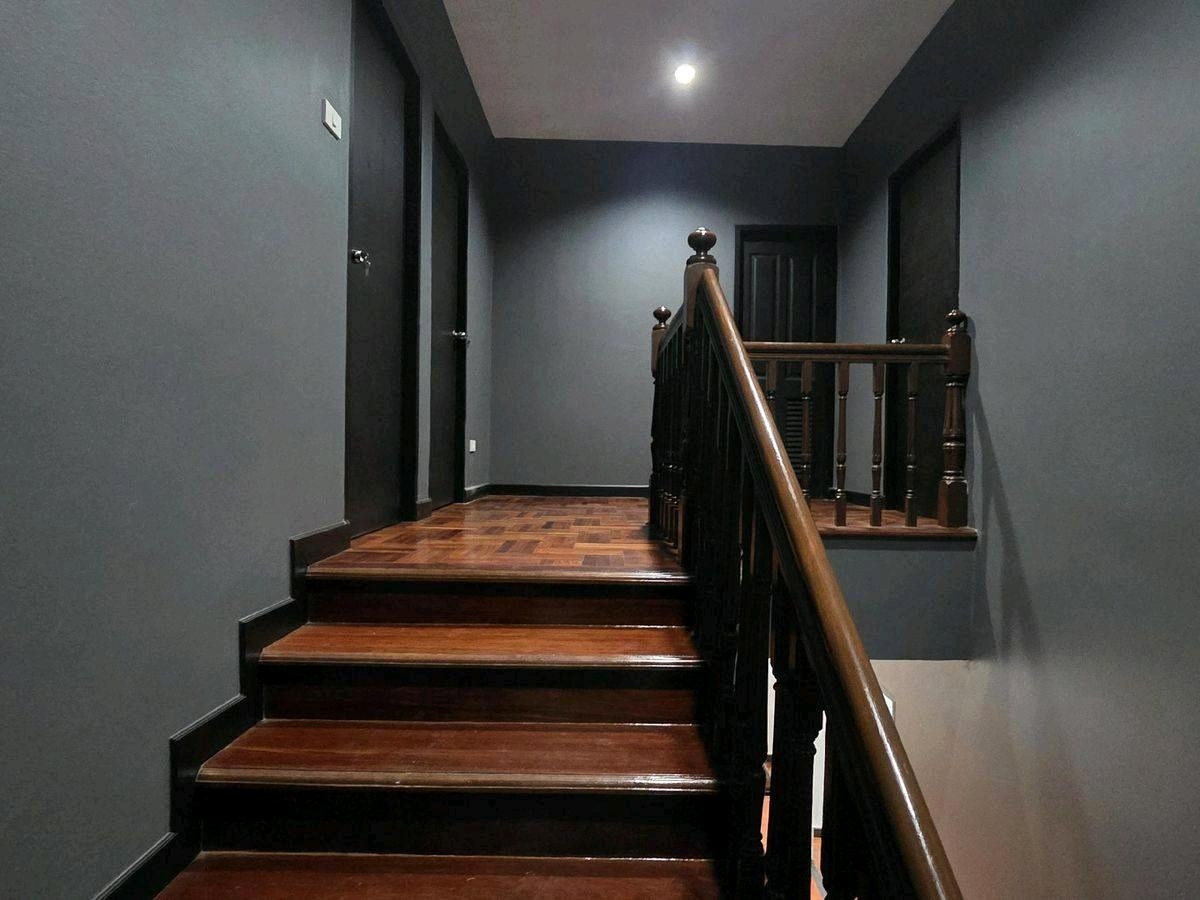 ให้เช่าบ้านรัชดา ห้วยขวาง : 🔥🔥🔥ขายหรือให้เช่าบ้านเดี่ยว ซอย 20 มิถุนา (เข้าซอยแค่ 300 เมรต) ปากซอยมี 7-11บ้านเดี่ยวรีโนเวทใหม่บ้านสวยมาก