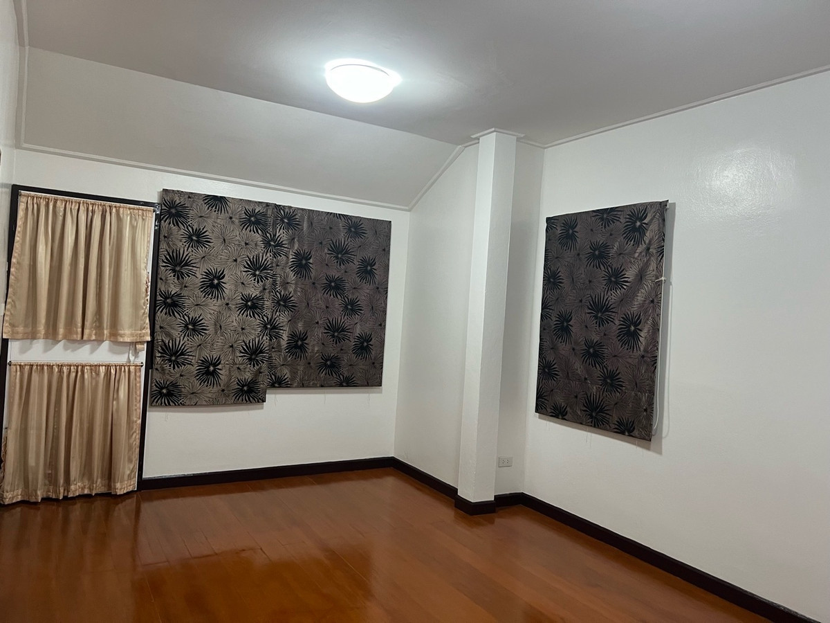 For RentHouseNonthaburi, Bang Yai, Bangbuathong : Rent a 2 -story house, 6 bedrooms, 3 water, 89 sq. Wah. Supports Kritsad Nakhon Village 10 Suitable for taking care of sick people