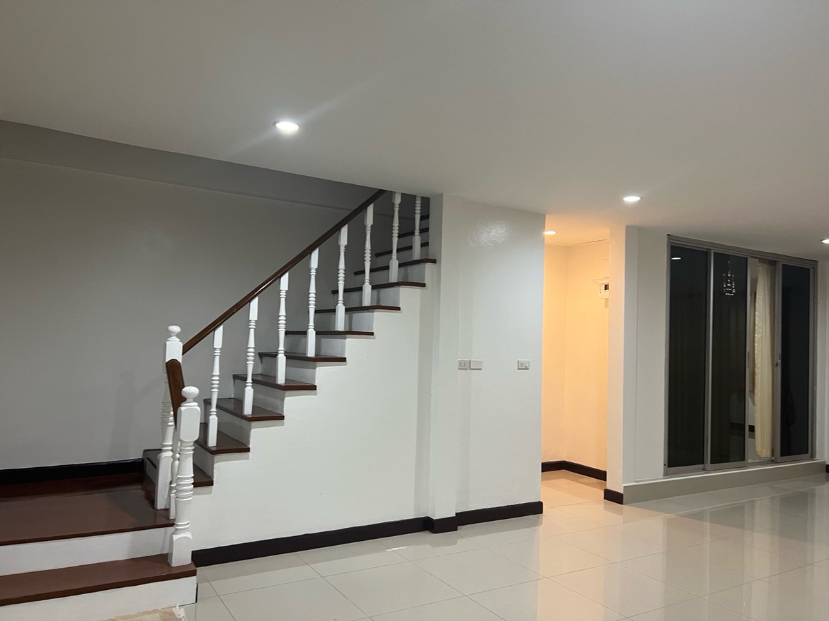 For RentHouseNonthaburi, Bang Yai, Bangbuathong : Rent a 2 -story house, 6 bedrooms, 3 water, 89 sq. Wah. Supports Kritsad Nakhon Village 10 Suitable for taking care of sick people