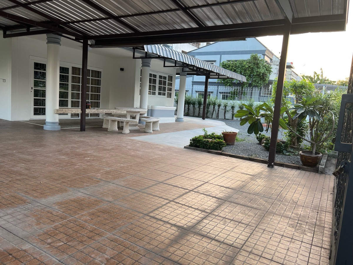 For RentHouseNonthaburi, Bang Yai, Bangbuathong : Rent a 2 -story house, 6 bedrooms, 3 water, 89 sq. Wah. Supports Kritsad Nakhon Village 10 Suitable for taking care of sick people