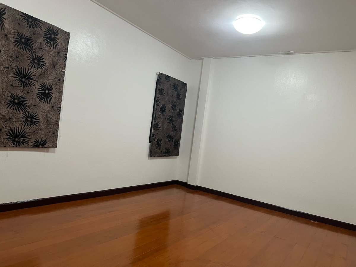 For RentHouseNonthaburi, Bang Yai, Bangbuathong : Rent a 2 -story house, 6 bedrooms, 3 water, 89 sq. Wah. Supports Kritsad Nakhon Village 10 Suitable for taking care of sick people