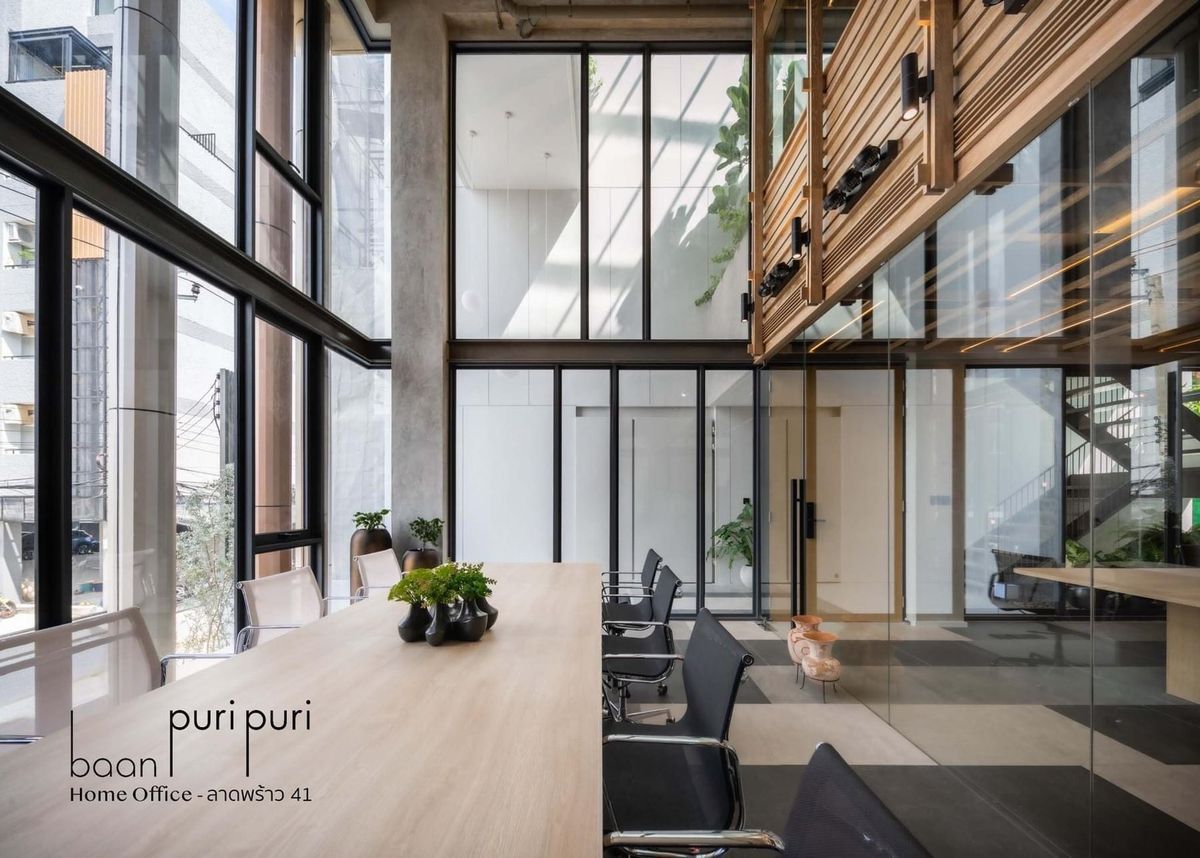 For SaleHome OfficeLadprao, Central Ladprao : Luxurious home office for sale, Baan Phuri Puri Ladprao 41, a 3.5 home office, complete with furniture and electrical appliances. Near the Ratchada intersection and the electric train station. Convenient to travel in and out of the city