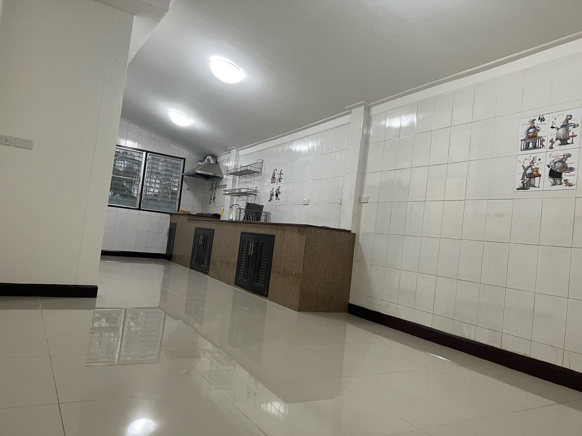 For RentHouseNonthaburi, Bang Yai, Bangbuathong : Rent a 2 -story house, 6 bedrooms, 3 water, 89 sq. Wah. Supports Kritsad Nakhon Village 10 Suitable for taking care of sick people