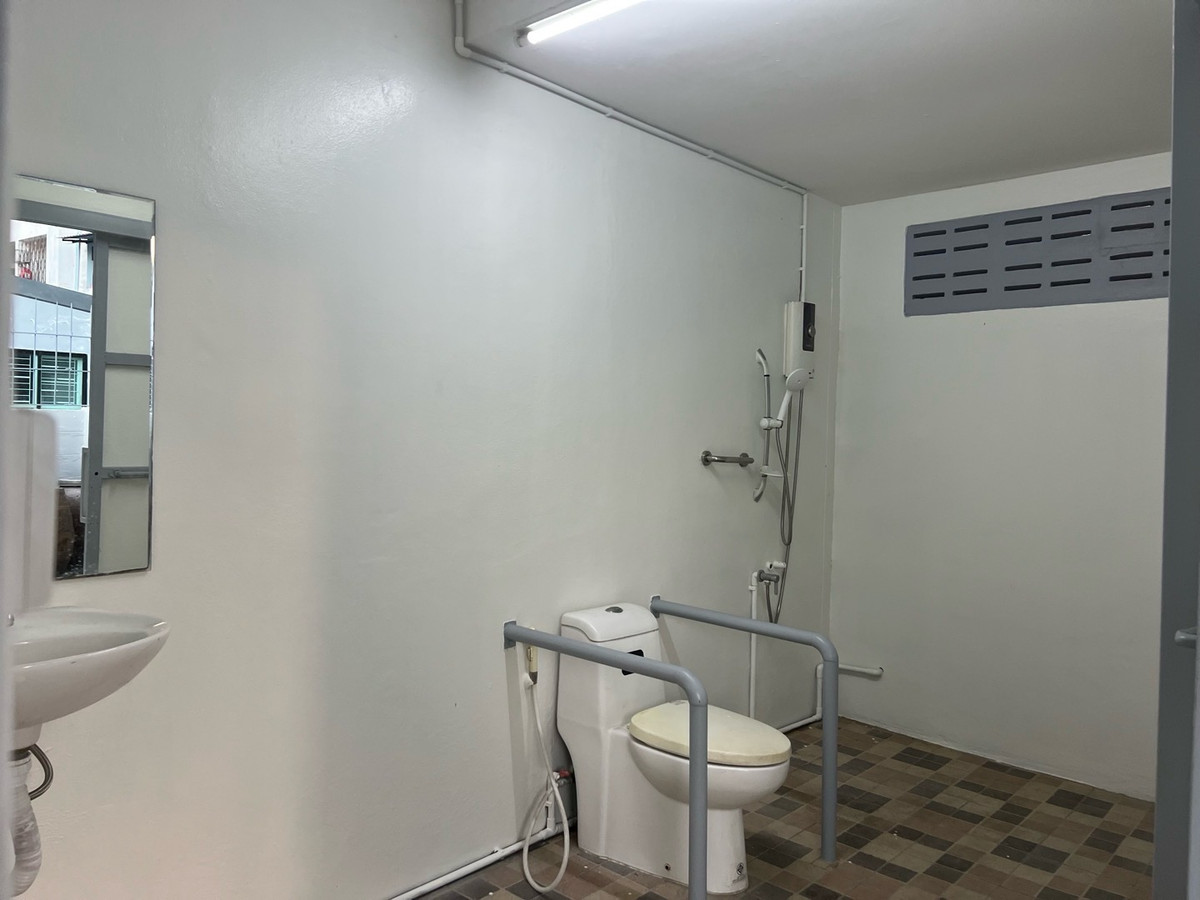 For RentHouseNonthaburi, Bang Yai, Bangbuathong : Rent a 2 -story house, 6 bedrooms, 3 water, 89 sq. Wah. Supports Kritsad Nakhon Village 10 Suitable for taking care of sick people