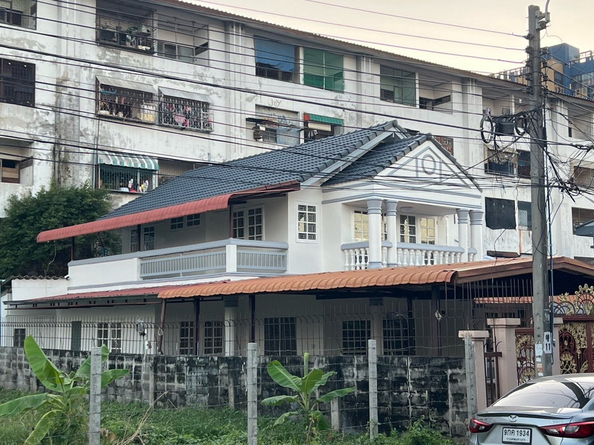 ให้เช่าบ้านนนทบุรี บางใหญ่ บางบัวทอง : ใช้สีเกรด15ปี สวยนาน ทำความสะอาดง่าย ปลอดภัย ทำระบบไฟใหม่ รองรับศูนย์ดูแลคนป่วย20เตียง บ้านเดี่ยว2ชั้นหลังมุม89ตรว. มบ.กฤษดานคร10 6นอน3น้ำ3จอด 