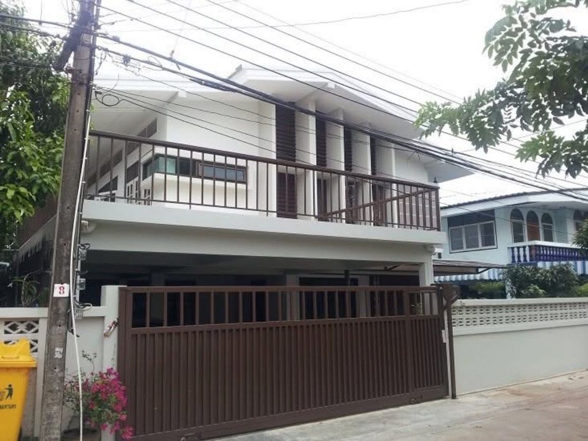 ให้เช่าบ้านรัชดา ห้วยขวาง : ให้เช่าบ้านเดี่ยว ใกล้MRTห้วยขวาง ถนนประชาราษบำเพ็ญ มี4ห้องนอน3ห้องน้ำ1ห้องนั่งเล่น ราคาเช่าเดือนละ50,000บาท