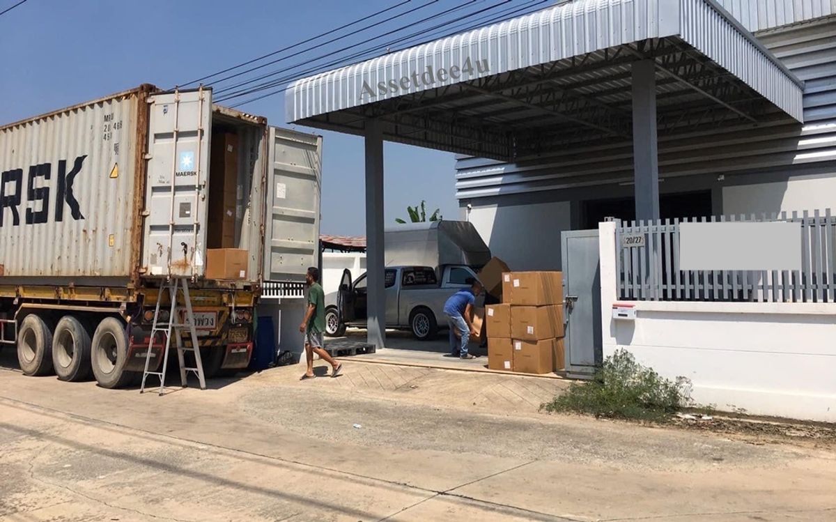 For RentWarehousePathum Thani,Rangsit, Thammasat : Khlong Phra Udom Warehouse Pao In warehouse for rent 300 sqm. After Wat Thong Sa -at Soi Pao In 14 Khlong Phra Udom