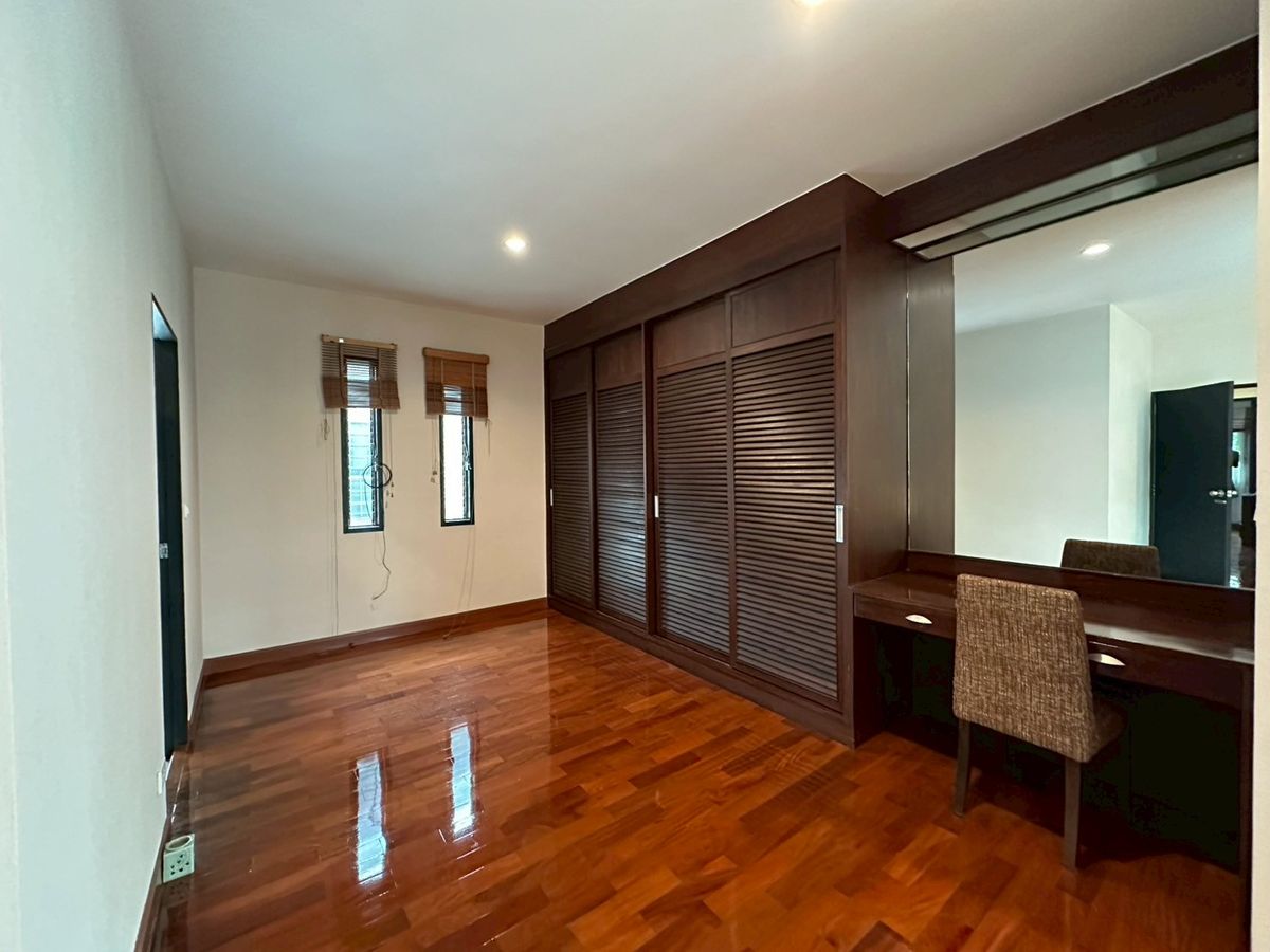 For RentTownhomeSukhumvit, Asoke, Thonglor : 🏡 Luxury House for Rent in Sukhumvit – 3 Bedrooms + Maid’s Room, Private Pool & Gym, Prime Location, Ready to Move In