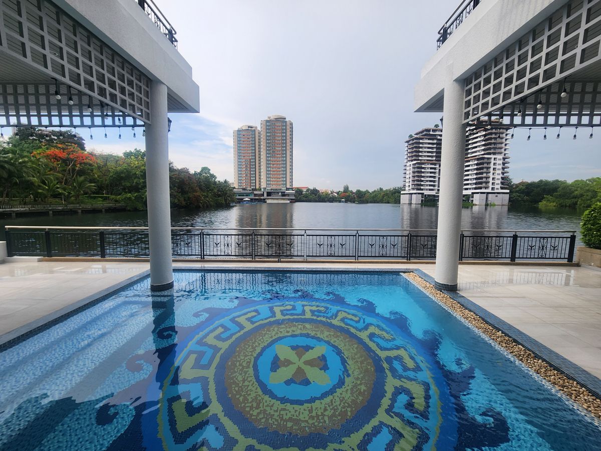 ให้เช่าแจ้งวัฒนะ เมืองทอง : Newly renovated พูลวิลล่า Lakefront หมู่บ้าน นิชาดาธานี ใกล้ ISB International school