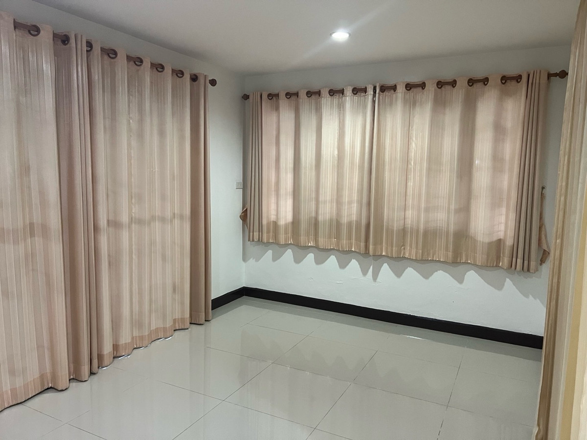 For RentHouseNonthaburi, Bang Yai, Bangbuathong : Rent a 2 -story house, 6 bedrooms, 3 water, 89 sq. Wah. Supports Kritsad Nakhon Village 10 Suitable for taking care of sick people