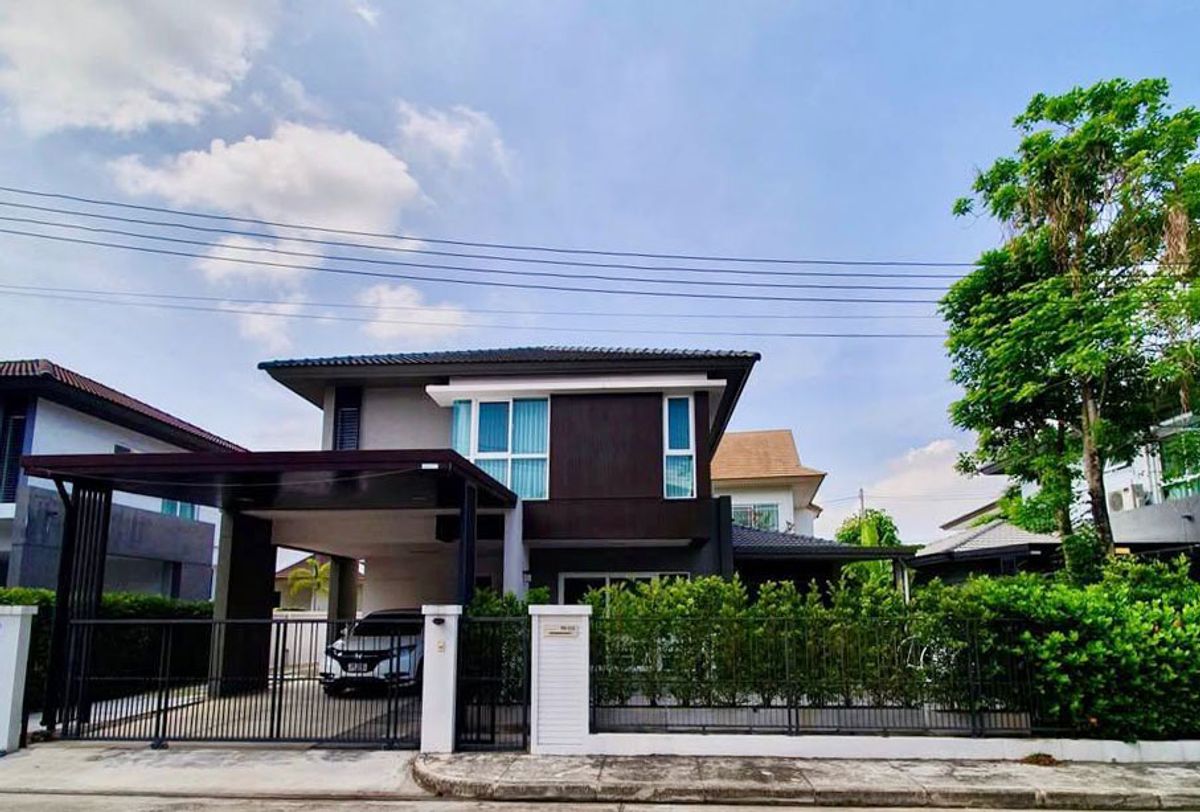 For RentHouseChiang Mai : Beautiful house in the project Rent 55,000 baht per month, near Payap, only 5 minutes. No.6H284