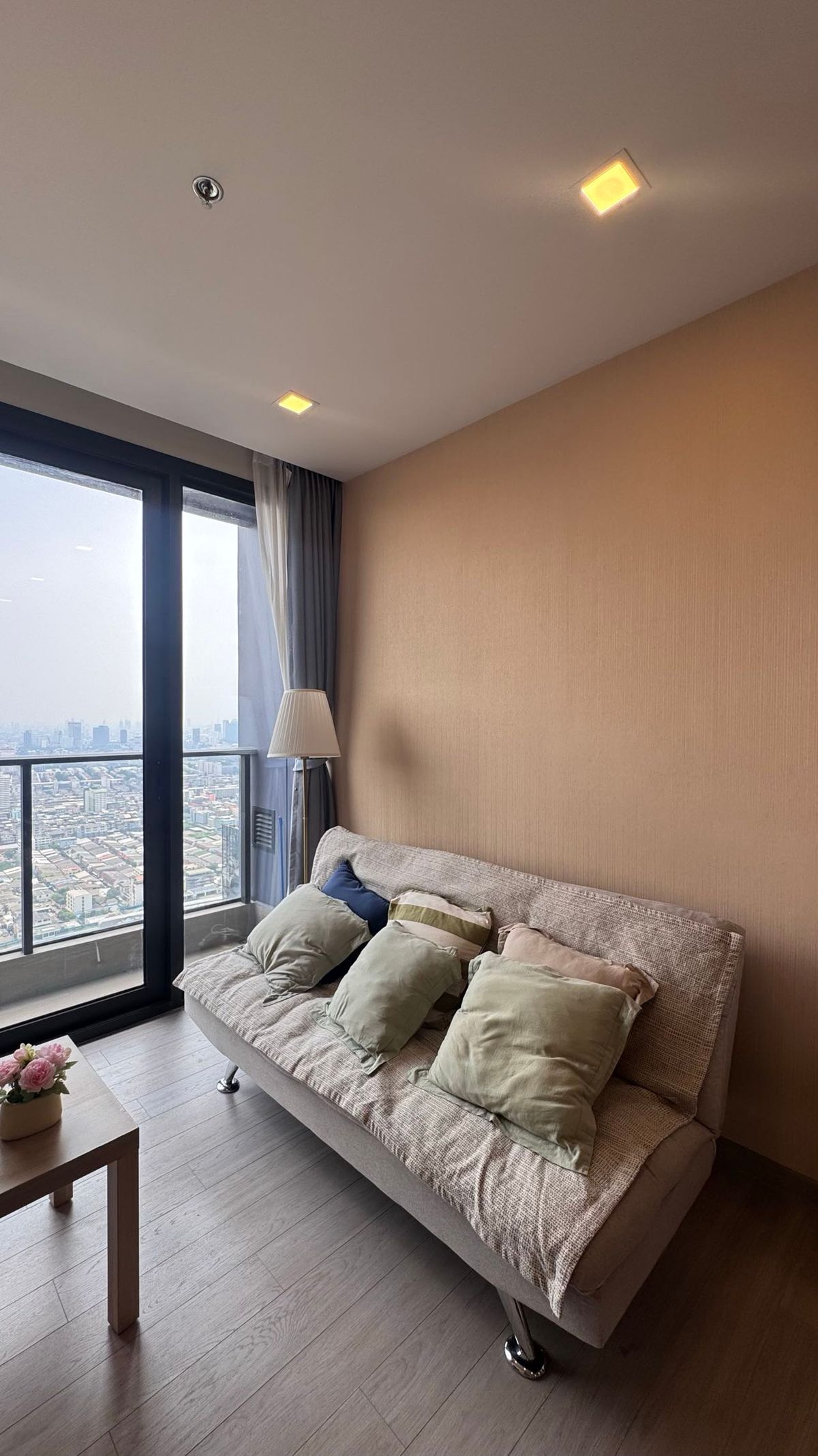 ให้เช่าคอนโดพระราม 9 เพชรบุรีตัดใหม่ RCA : For rent One9five 2 Bedrooms, fully furnished, Ready to move in