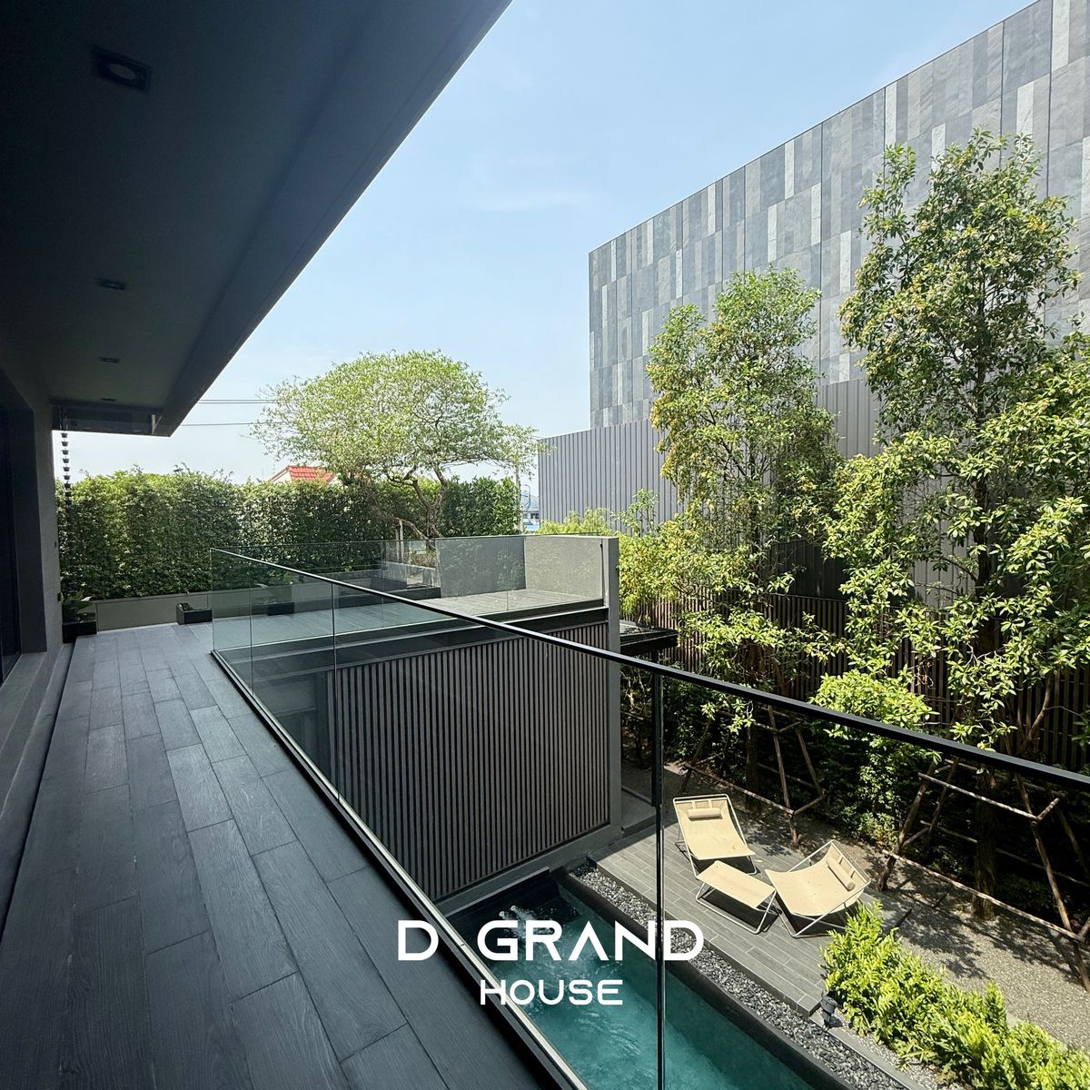 ขายบ้านเลียบทางด่วนรามอินทรา : บ้านหรู 3 ชั้น บนทำเลศักยภาพ ใจกลางนาคนิวาส ใกล้ Central Eastville บ้านใหม่ มือหนึ่ง ที่เจ้าของเป็น สถาปนิก ลงมือออกแบบเอง 