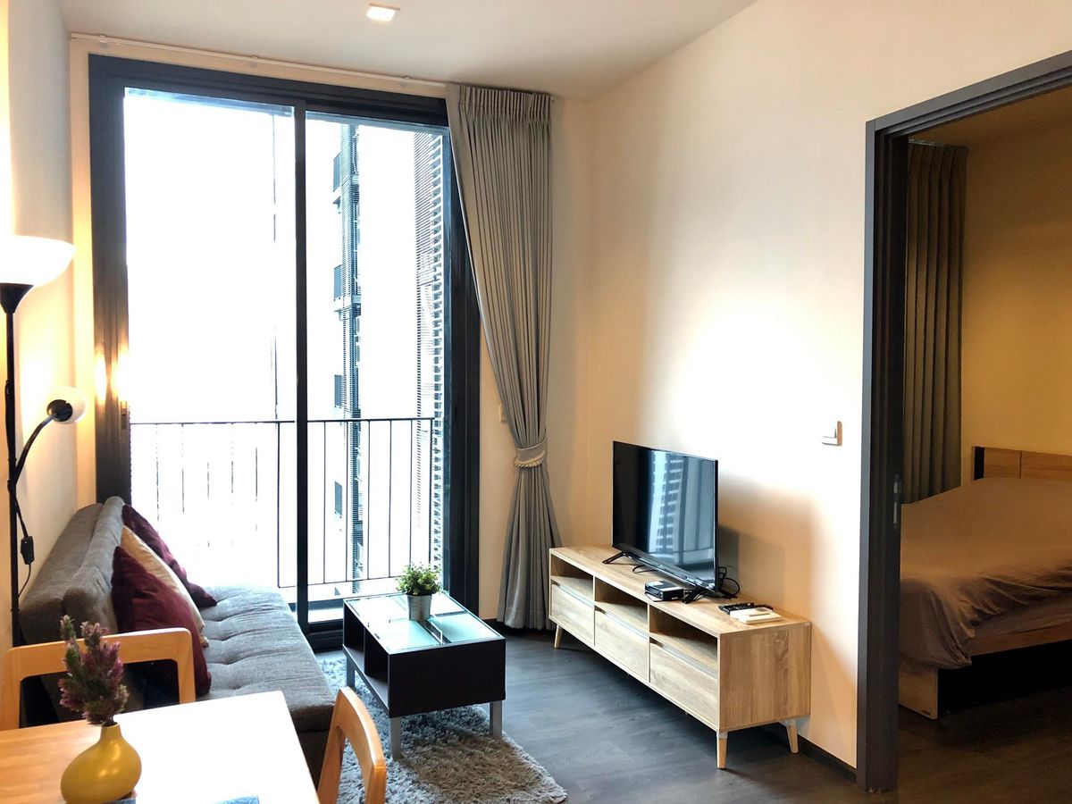 ให้เช่าคอนโดสุขุมวิท อโศก ทองหล่อ : 🏙 ให้เช่าคอนโด The Edge สุขุมวิท 23 | 25,000 บาท/เดือน ใกล้ MRT สุขุมวิท และ BTS อโศก เพียง 230 ม. | ห้องเพดานสูง | แต่งครบ | Line: @323gqmho | รหัส: T1662