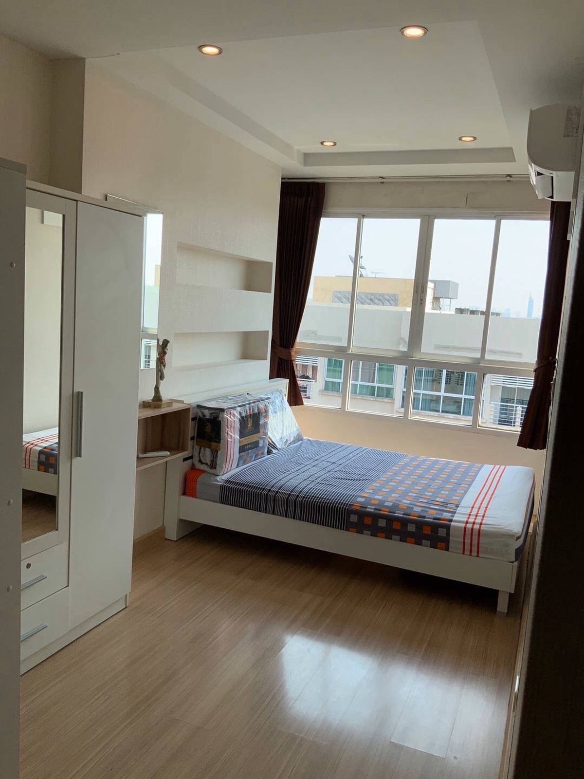 ให้เช่าคอนโดลาดพร้าว101 แฮปปี้แลนด์ : ให้เช่าคอนโดHappy condo ลาดพร้าว101
ราคา7000฿ราคานี้พร้อมโอนจองรึทำสัญญา
ชั้น7 ตึกH ขนาด 27ตรม.
เฟอร์นิเจอร์ครบ
เครื่องใช้ไฟฟ้าครบ
ทำเลดี แถวลาดพร้าว
ห้องว่างพร้อมย้ายวันที่11/6/68