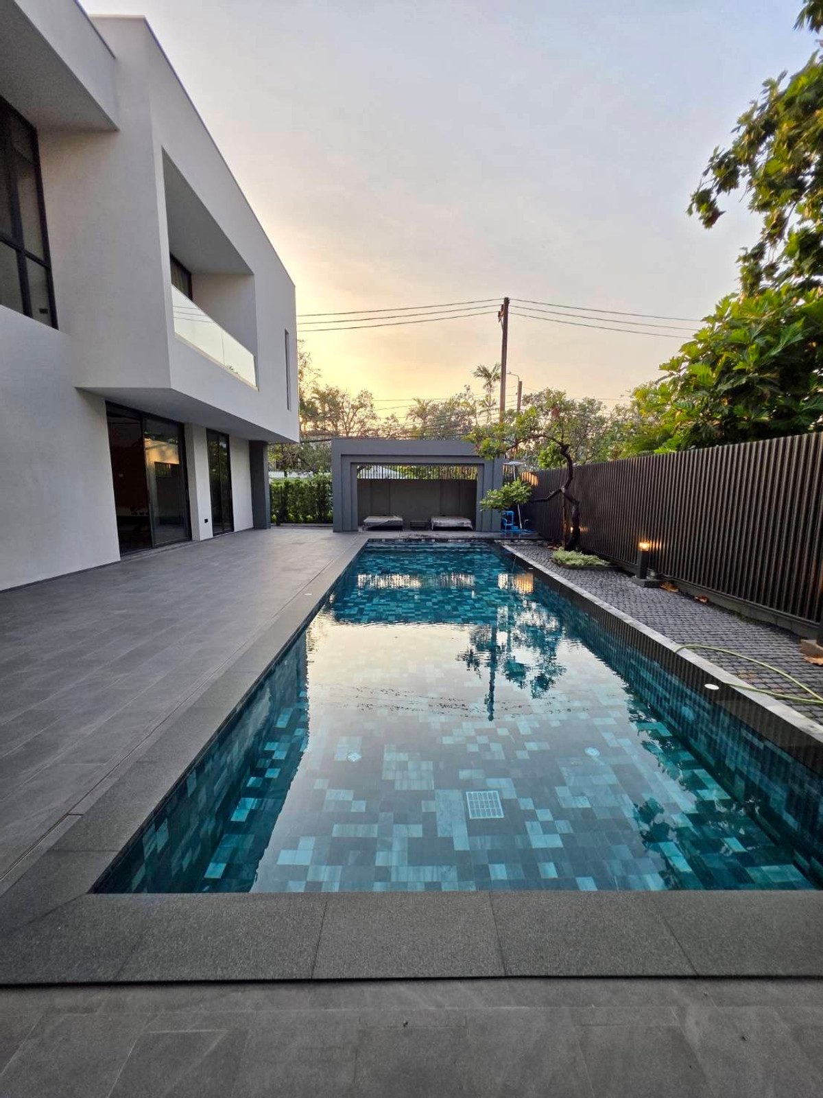 ขายบ้านพัฒนาการ ศรีนครินทร์ : Panya Village Pattanakarn 30: 211 sqwah  6bed 6 bath brandnew 138,000,000 Am: 0656199198