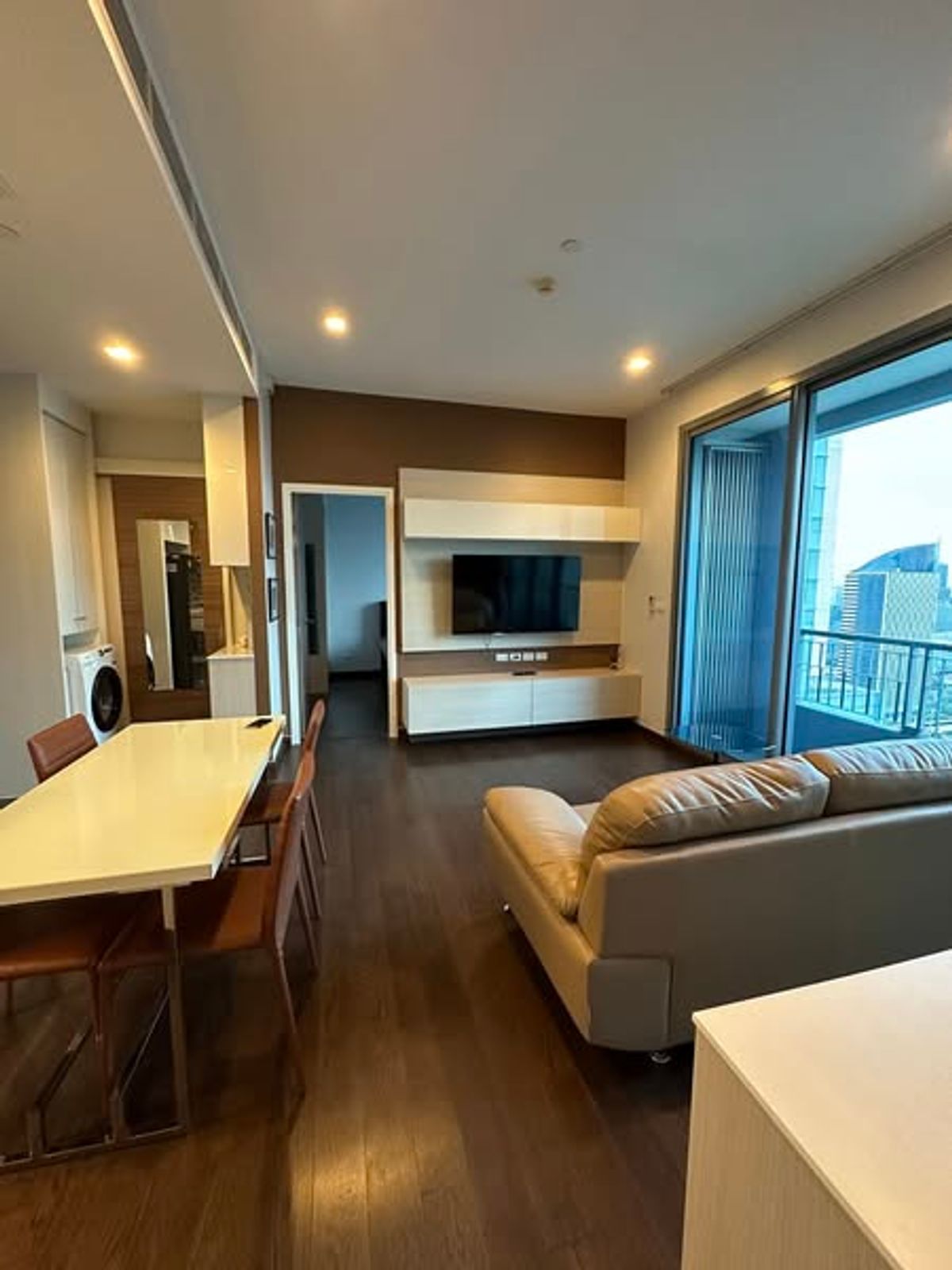 ให้เช่าคอนโดพระราม 9 เพชรบุรีตัดใหม่ RCA : For rent Q Asoke 2 Bedrooms, fully furnished, Ready to move in