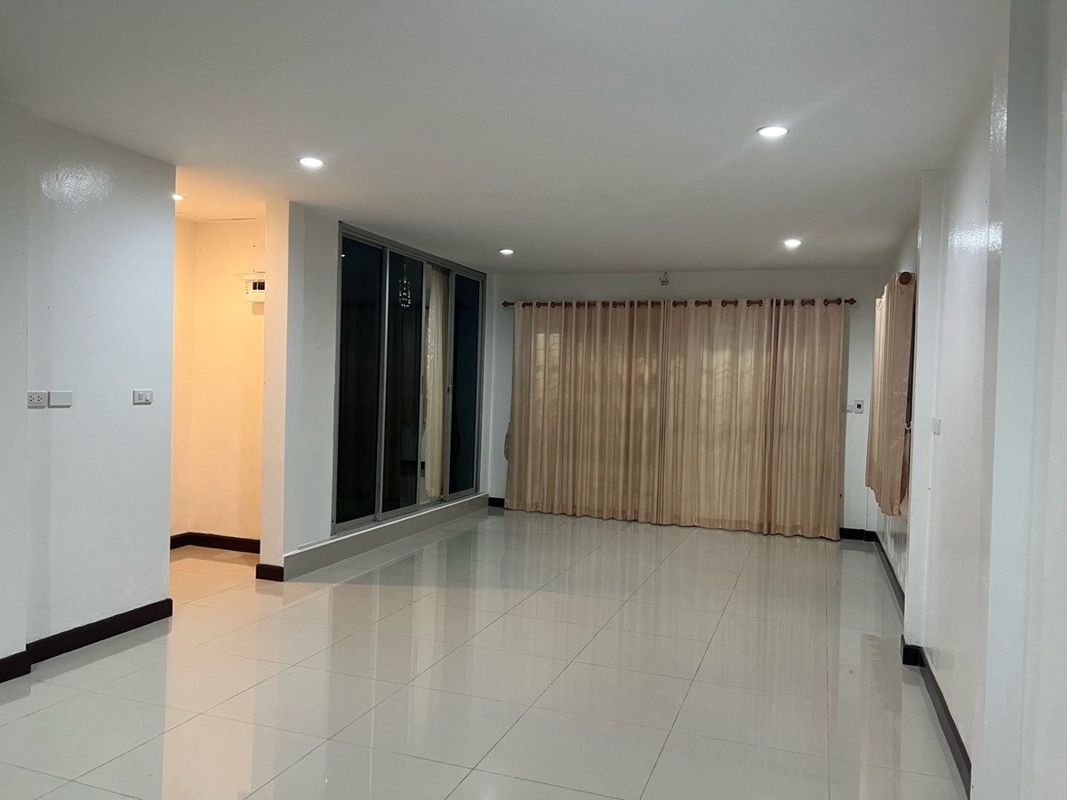 For RentHouseNonthaburi, Bang Yai, Bangbuathong : Rent a 2 -story house, 6 bedrooms, 3 water, 89 sq. Wah. Supports Kritsad Nakhon Village 10 Suitable for taking care of sick people