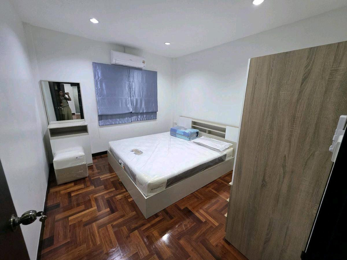 ให้เช่าบ้านรัชดา ห้วยขวาง : 🔥🔥🔥ขายหรือให้เช่าบ้านเดี่ยว ซอย 20 มิถุนา (เข้าซอยแค่ 300 เมรต) ปากซอยมี 7-11บ้านเดี่ยวรีโนเวทใหม่บ้านสวยมาก