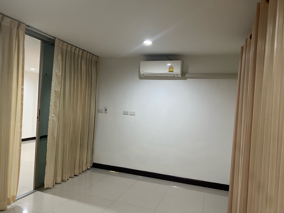 For RentHouseNonthaburi, Bang Yai, Bangbuathong : Rent a 2 -story house, 6 bedrooms, 3 water, 89 sq. Wah. Supports Kritsad Nakhon Village 10 Suitable for taking care of sick people