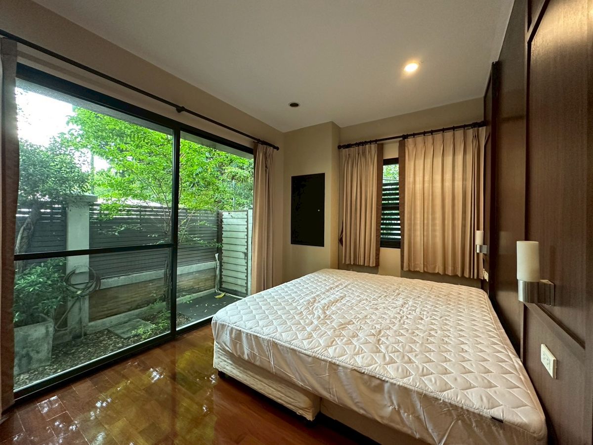 For RentTownhomeSukhumvit, Asoke, Thonglor : 🏡 Luxury House for Rent in Sukhumvit – 3 Bedrooms + Maid’s Room, Private Pool & Gym, Prime Location, Ready to Move In