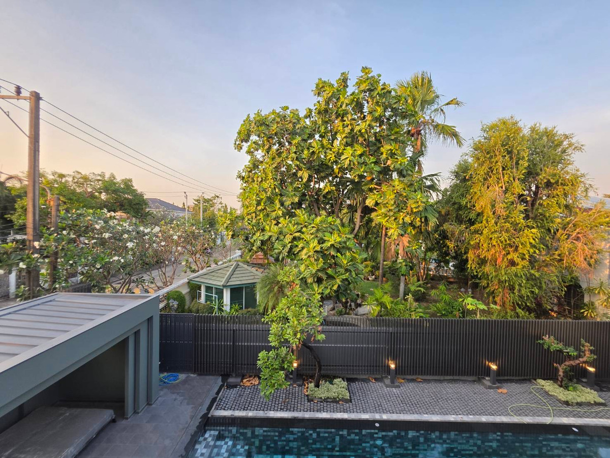 ขายบ้านพัฒนาการ ศรีนครินทร์ : Panya Village Pattanakarn 30: 211 sqwah  6bed 6 bath brandnew 138,000,000 Am: 0656199198