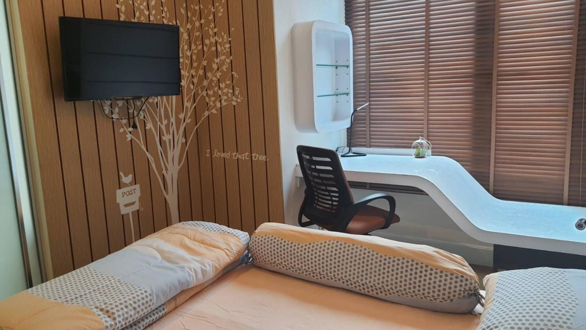 For RentCondoLadprao, Central Ladprao : 03/04/2026, Live comfortably in the city center! Equinox Phahol-Vipha 1 bedroom for only 19,000฿/month
Close to BTS Mo Chit and MRT Chatuchak, with a swimming pool, fitness center, and spa! 0642748883