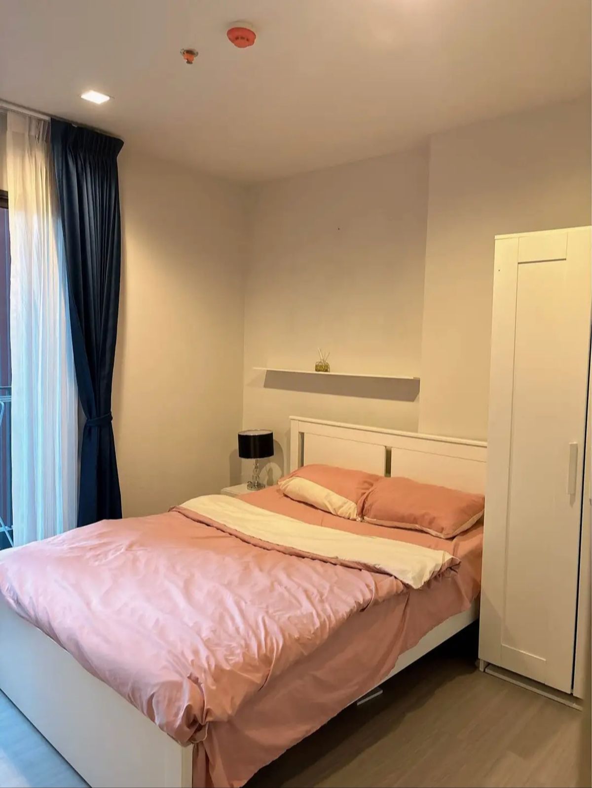ให้เช่าคอนโดพระราม 9 เพชรบุรีตัดใหม่ RCA : 27,000 Baht/Month Life Asoke-Rama 9, 2 Bedrooms