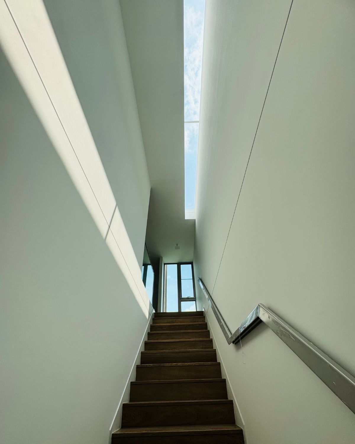 ขายบ้านพัฒนาการ ศรีนครินทร์ : วีเว่ พระราม9 บ้านแปลงสวยติดสนามกอล์ฟพร้อมวิวสระ เพียงไม่กี่ก้าวถึง Wellington college