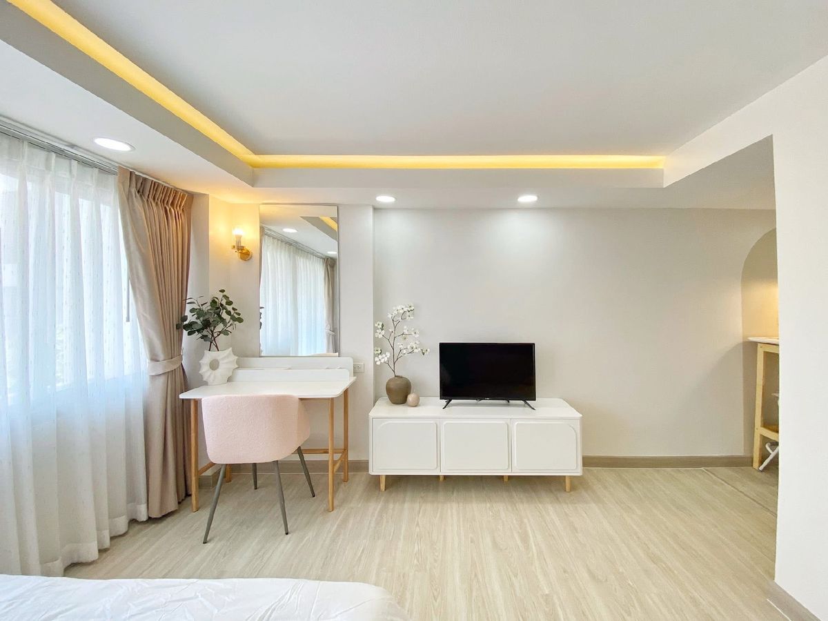 ขายคอนโดโชคชัย4 ลาดพร้าว71 : “ ขายคอนโด “ ที่ผ่อนเริ่มต้น 5,000 บาท ราคาล้านต้นๆ โซนลาดพร้าว เข้า-ออกได้หลายเส้นทาง กับโครงการ เเฟมมิลี ปาร์ค ลาดพร้าว 48