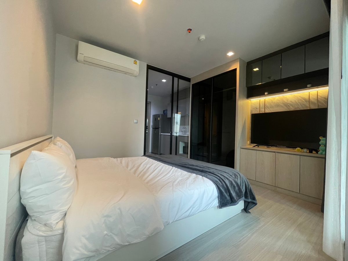 For SaleCondoRama9, Petchburi, RCA : For Sale Life Asoke Rama9 Contact 095-530-0101 (Emi)