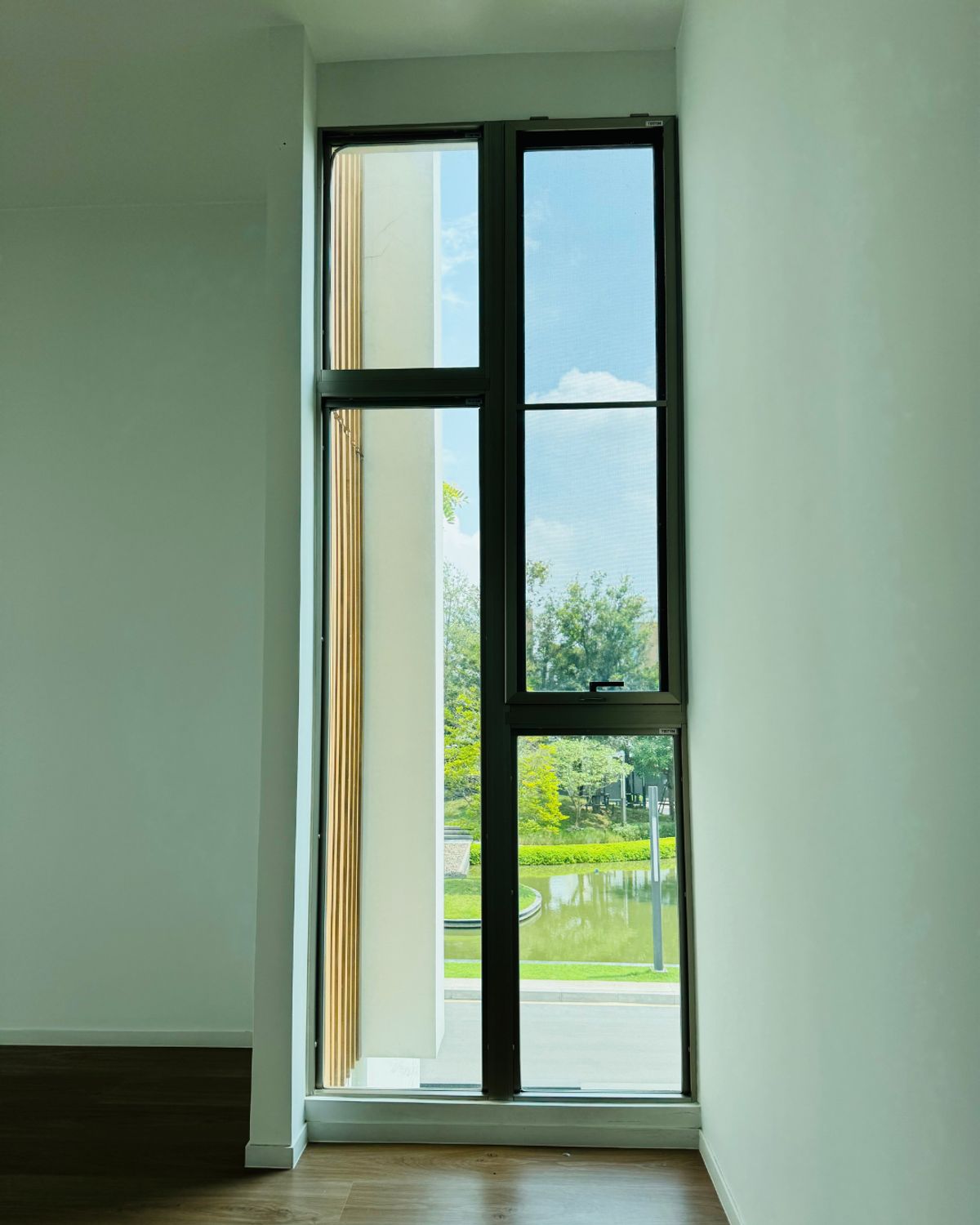 ขายบ้านพัฒนาการ ศรีนครินทร์ : วีเว่ พระราม9 บ้านแปลงสวยติดสนามกอล์ฟพร้อมวิวสระ เพียงไม่กี่ก้าวถึง Wellington college