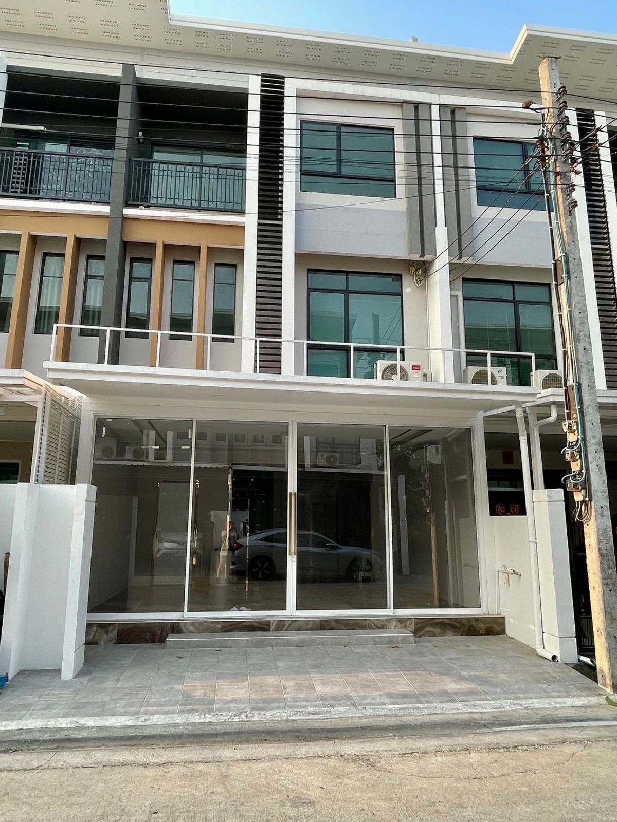 ทาวน์โฮมนวมินทร์ รามอินทรา : ขาย / ให้เช่า Townhome 3 ชั้น พาทิโอ รามอินทรา - วัชรพล (Master Type) | บ้านใหม่ ไม่เคยเข้าอยู่ | ทำธุรกิจได้